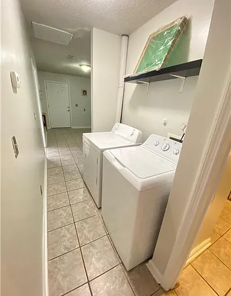 614 E Duffy St — Photo 5