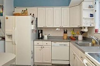 3rd image of 315 N Morris Dr
