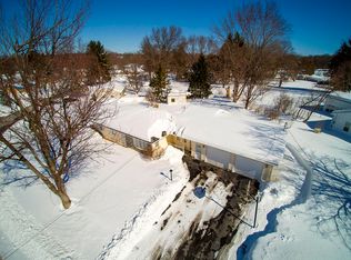 4 Sycamore Dr W, New Hartford, NY 13413