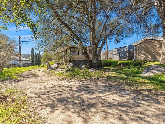 5th image of 18565 Keyes Dr