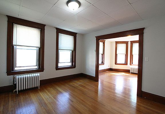 3rd image of 257 Washington St APT 12