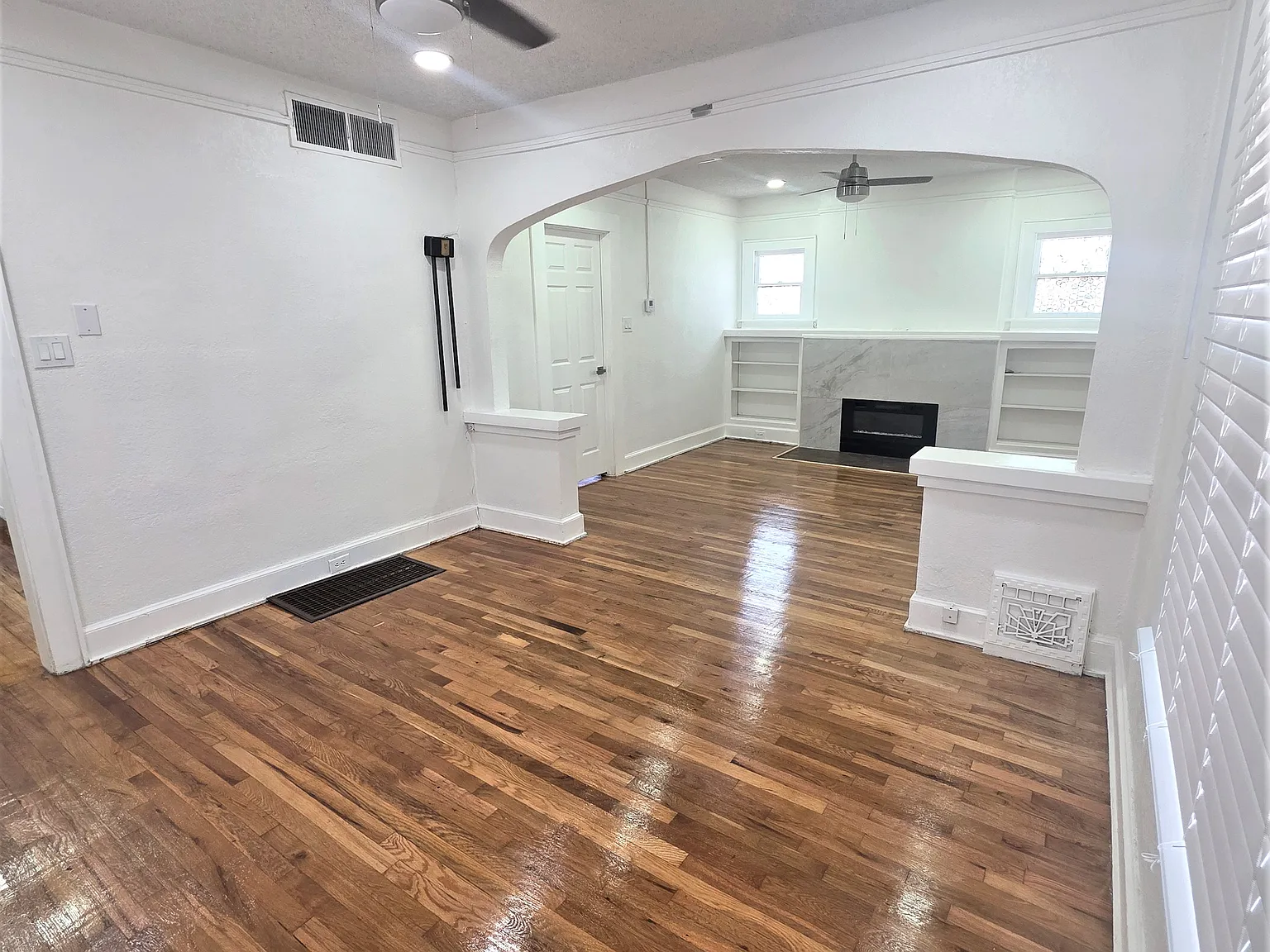 4002 Pershing Dr — Photo 2