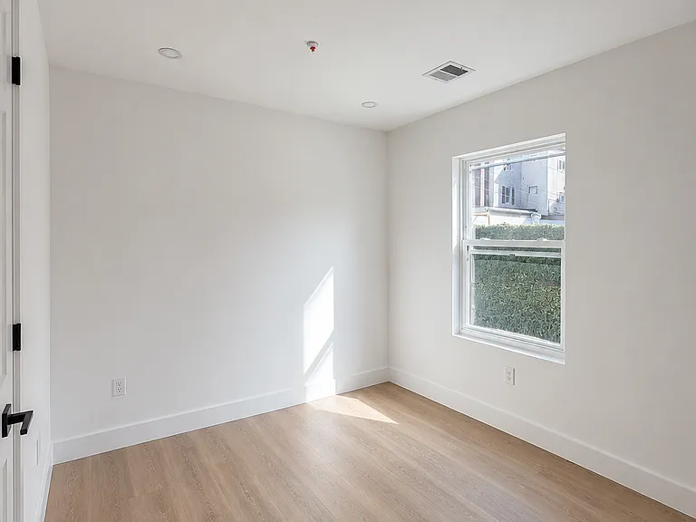 275 Shrewsbury St #1 — Photo 12