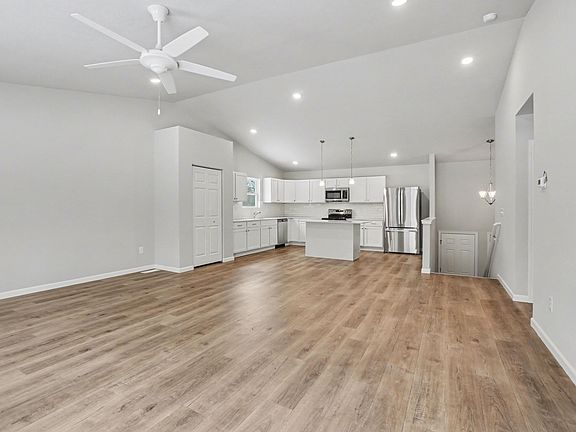 5th image of 2046 Kristin Ct