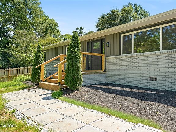 2nd image of 1717 Polkwright Ln