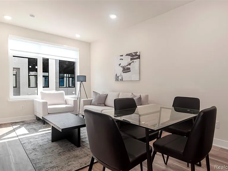 1174 Smart Town Dr — Photo 4