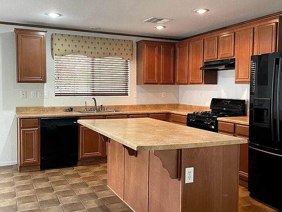 2nd image of 664 Port Talbot Ave