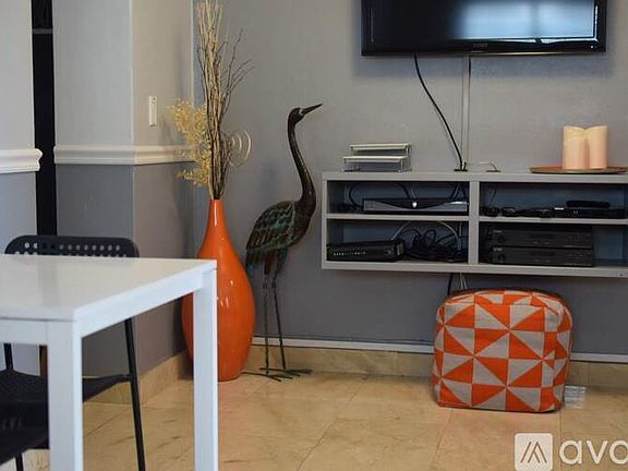 2nd image of 759 Meridian Ave APT 4