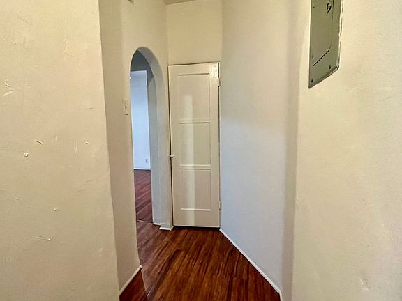 5th image of 153 S Crescent Dr #1B-1BA