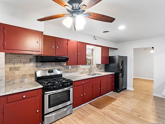 4th image of 1139 THOMPSON PL