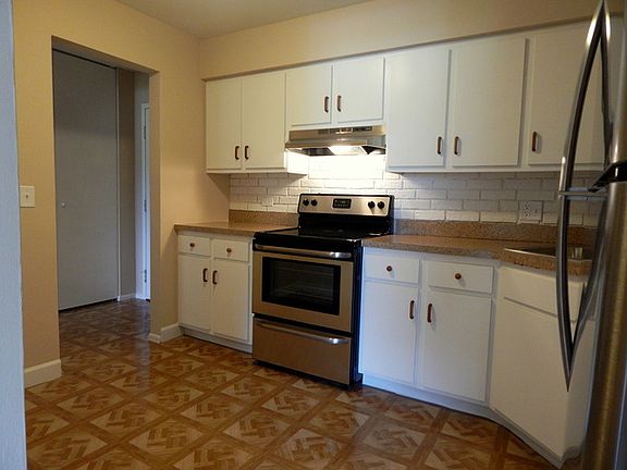 3rd image of 2650 Brookwood Way Dr APT 219B