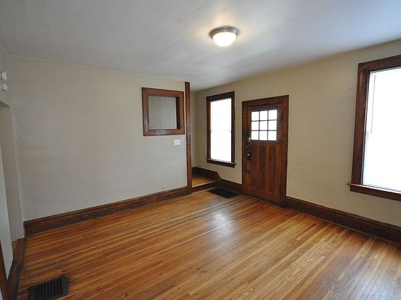 4th image of 394-406 E Northwood Ave #396