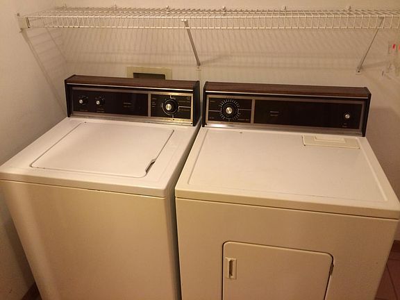 washer & dryer included