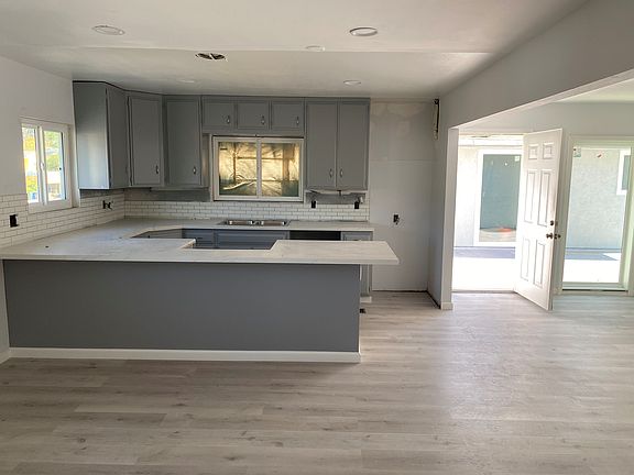 3rd image of 7255 University Ave #1