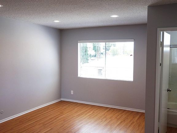 5th image of 12309 Burbank Blvd APT 25