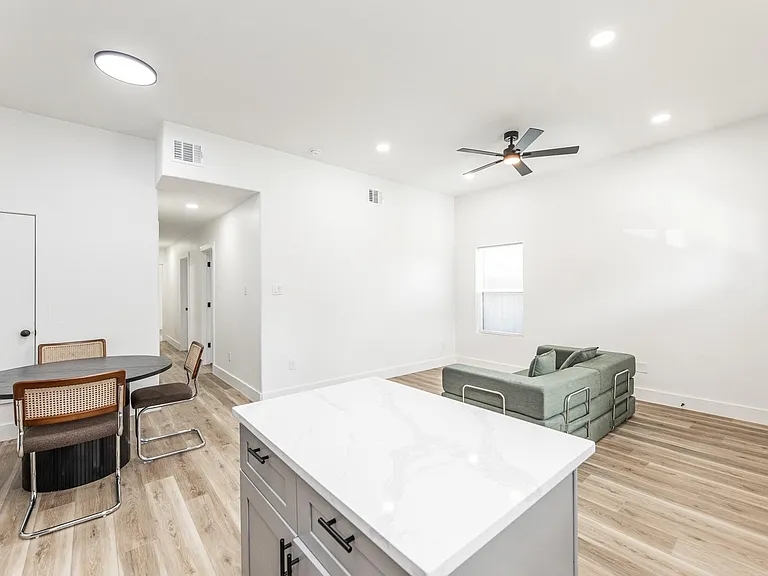 9727 Stedman St — Photo 3