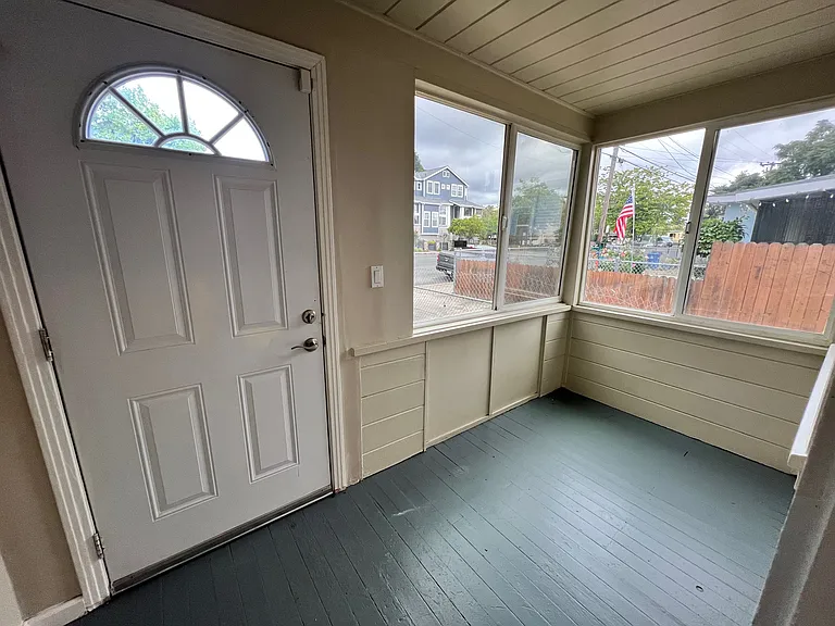 22887 Grand St — Photo 3