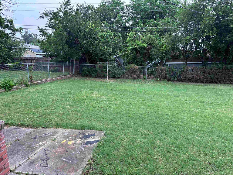 3214 Cheryl St — Photo 12