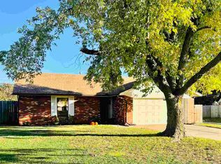 324 Warwick Rd, Ponca City, OK 74601