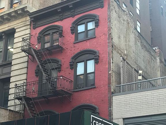 3rd image of 52 W 28th St