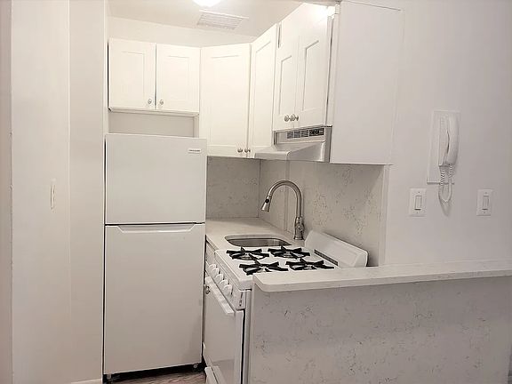 5th image of 1707 2nd Ave APT 7