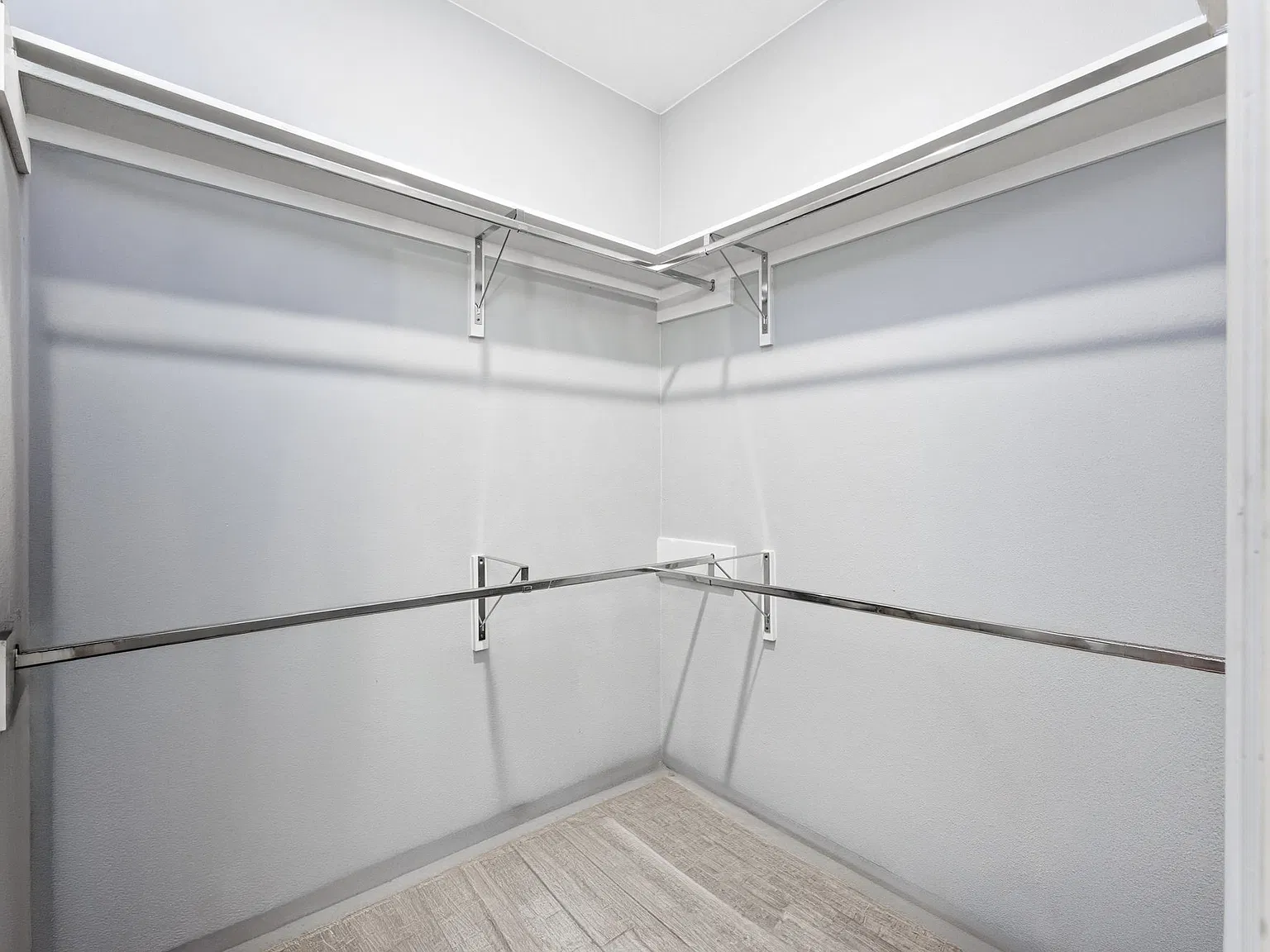 2 bed, 910 sqft, $1,150 — Photo 2