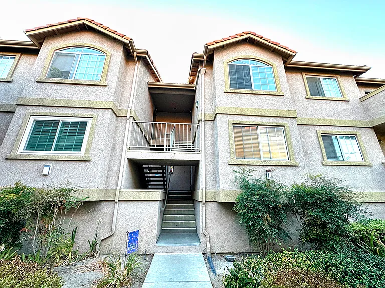 1524 E Spruce St #B — Photo 3