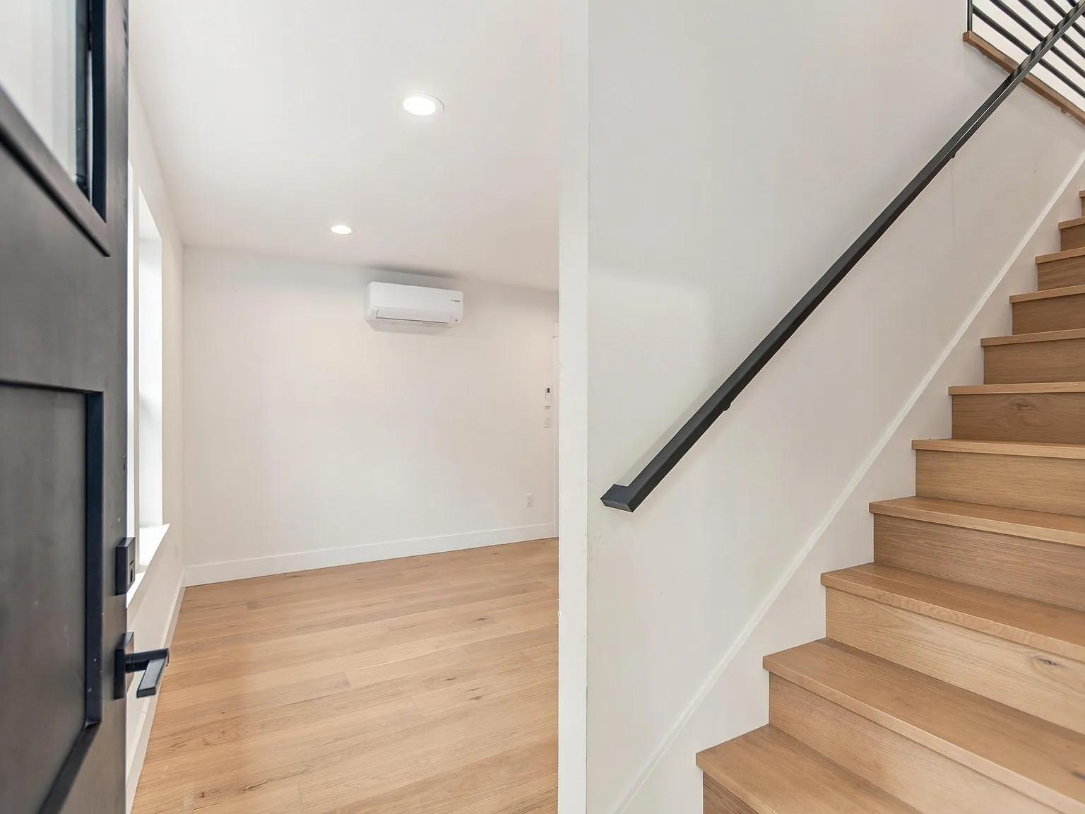 3 bed, 2.5 bath, 1088 sqft, $3,750 — Photo 4