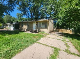 13715 11th St, Grandview, MO 64030