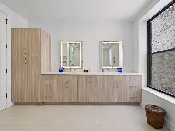 389 Manhattan Avenue image 20 of 38