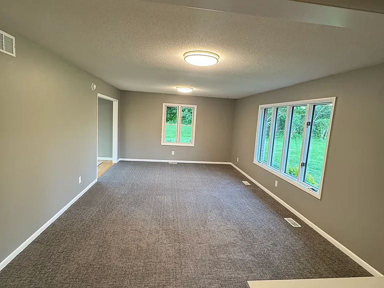 1655 E 400 N — Photo 13