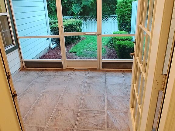 3rd image of 231 NE 28th Ave