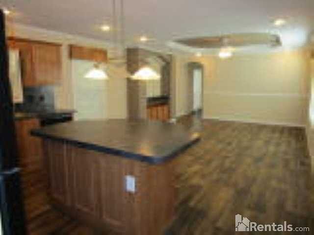 2nd image of 80 Elm Ct NW