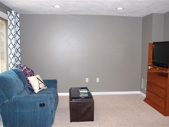 3rd image of 46 Sanwood Dr