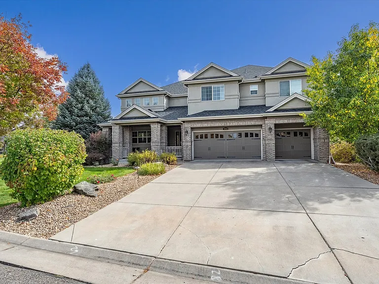 5984 W Hoover Ave — Photo 2
