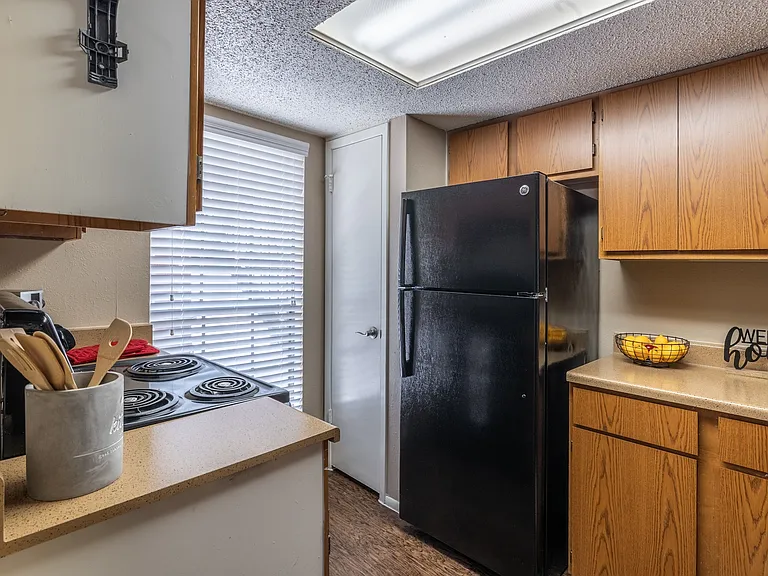 Sutton House Apartments — Photo 55