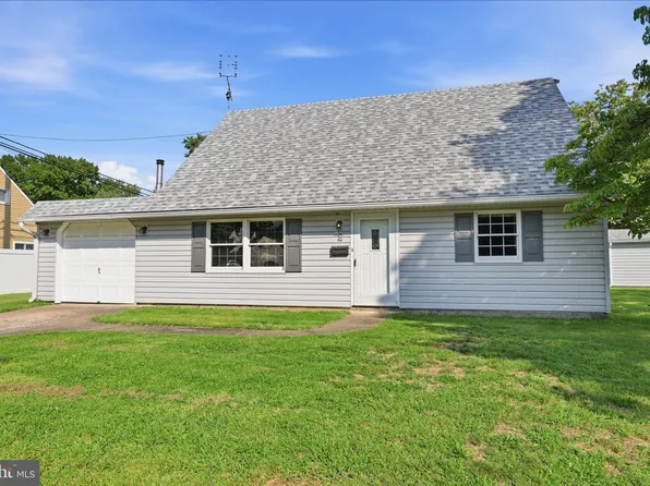 2 Timothy Ln, Levittown, PA 19054