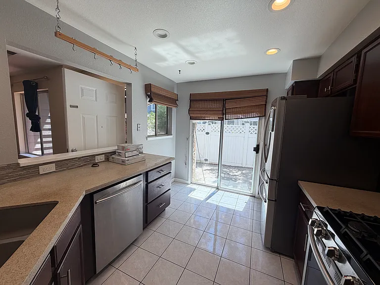 5740 Caprice Cmn — Photo 10