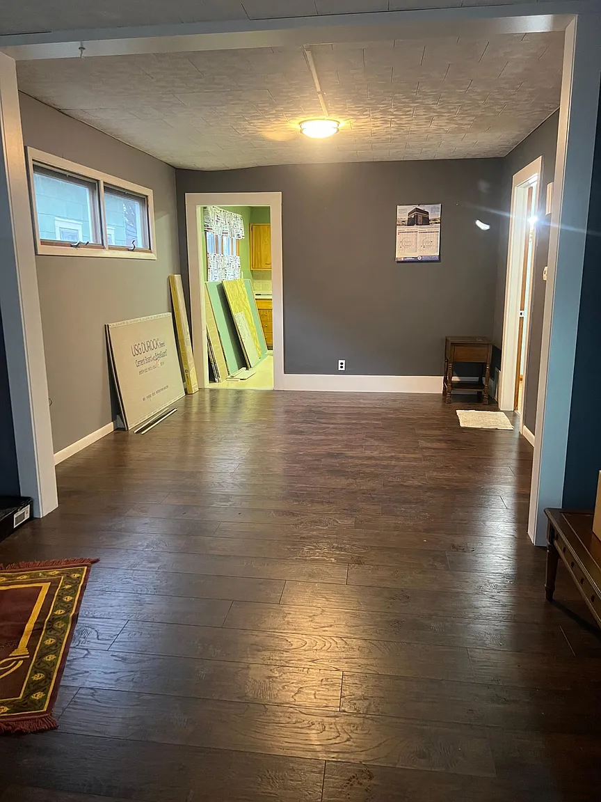 256 Longnecker St photo 1