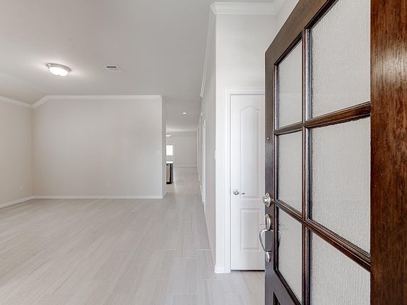 3rd image of 2414 Brich Manor Dr