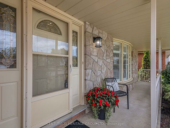 4th image of 17 Stodola Dr