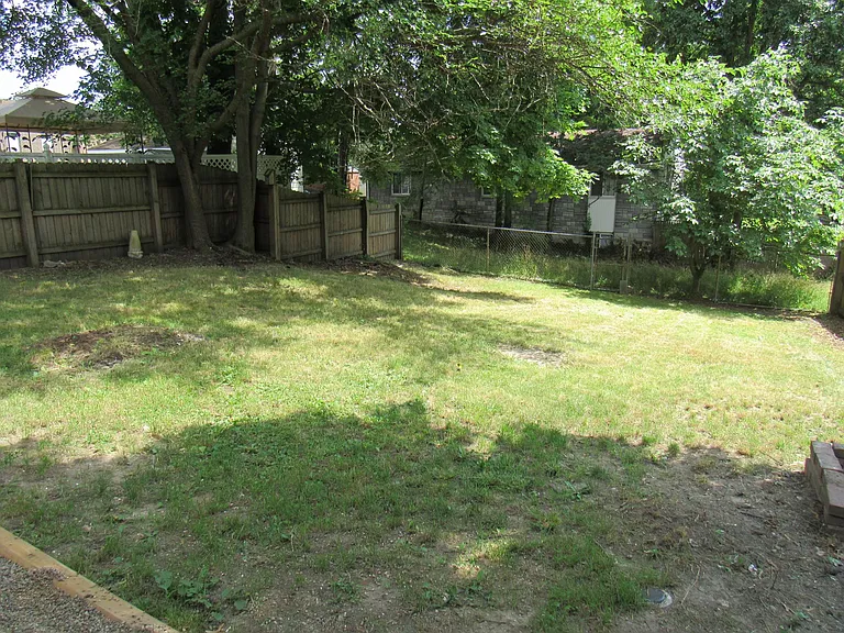 2456 Triplett Blvd — Photo 14