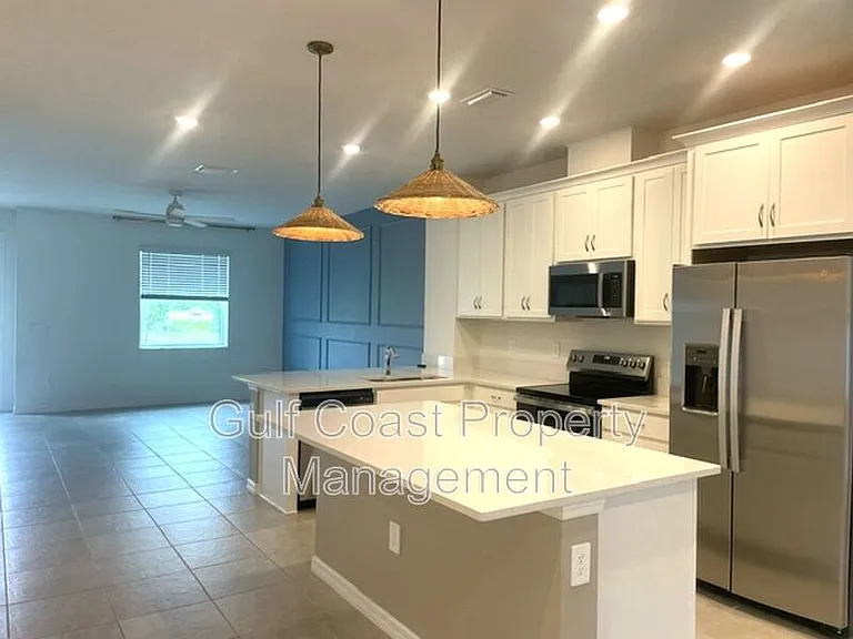 1908 Swivel Ln — Photo 8