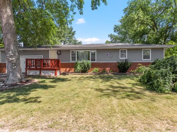802 W Jefferson St, Kouts, IN 46347