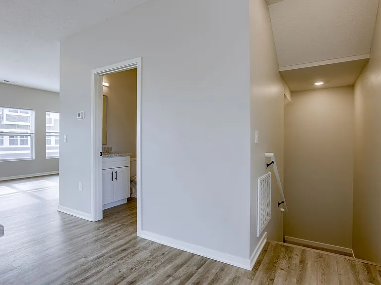 20874 T Ct — Photo 2