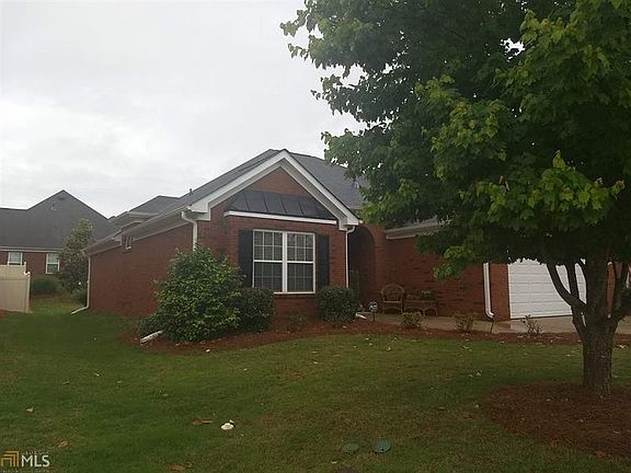 3rd image of 1429 Empress Dr