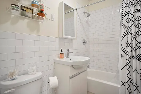 Rented by Compass | media 33