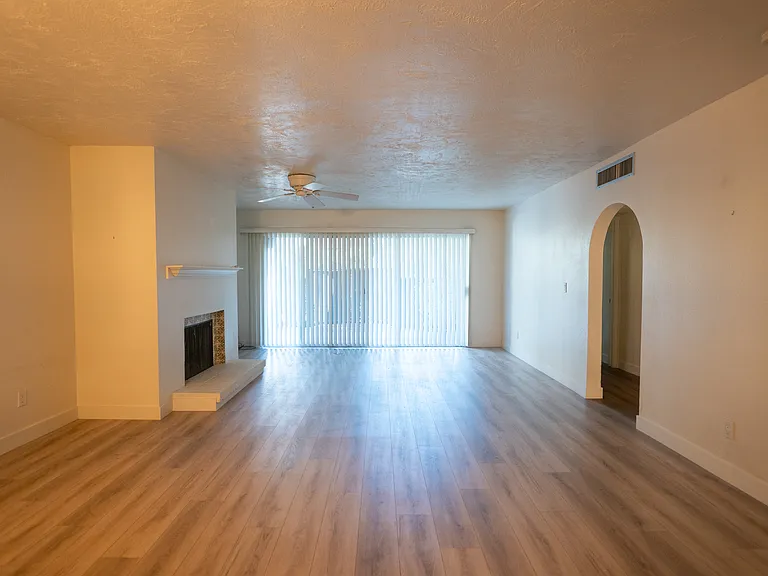 558 N Dodge Blvd — Photo 5