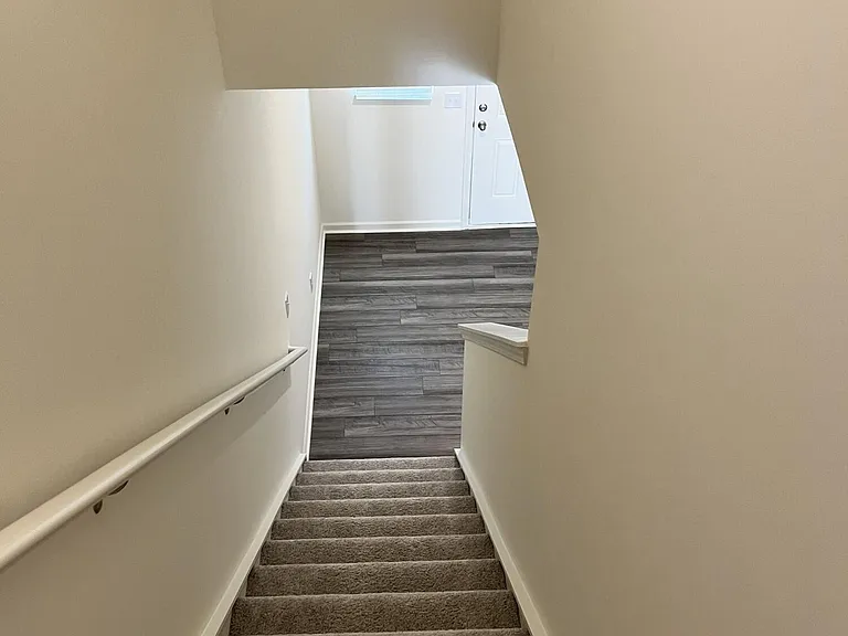 2065 Glen Crossing Dr — Photo 4