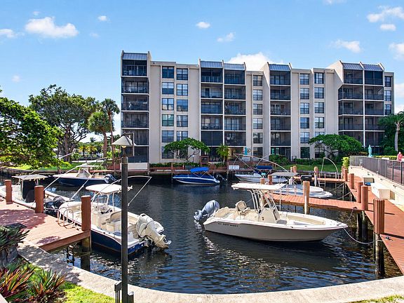 4th image of 20 ROYAL PALM Way #3010